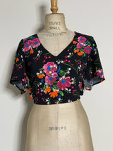 Load image into Gallery viewer, Vibrant Multi-Color Floral V-Neck Crop Top
