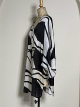Load image into Gallery viewer, Oversized Abstract Geometric Print Tunic Top/Mini Dress

