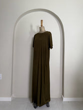 Load image into Gallery viewer, Dress and abaya
