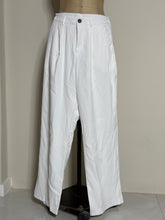 Load image into Gallery viewer, White High-Waist Pleated Wide-Leg Trousers
