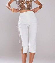 Load image into Gallery viewer, White Capri Pants
